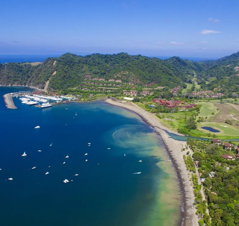 PLAYA HERRADURA — Playa, Costa Rica